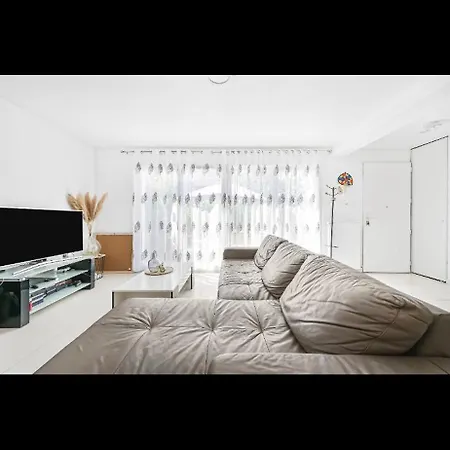 Duplex En Familiale Et Surveillee De 2 A Deux Pas De Paris Avec Sa Place De Parking Et Son Jardinet Pas De Fetes * Bagneux (Hauts-de-Seine)